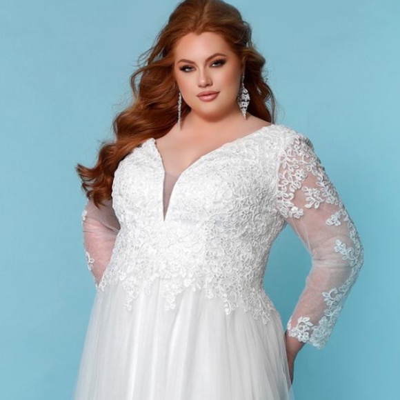 Sydney's Closet 3/4 sleeve Bridal Gown - Picture 1 of 6